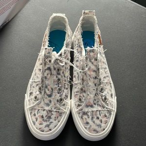 Malibu blowfish shoes size 6 1/2